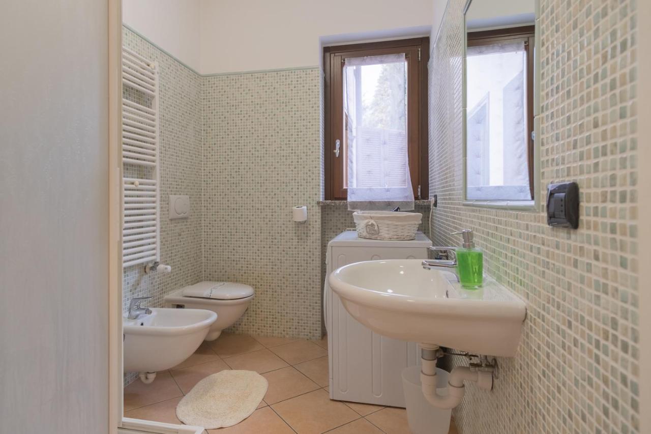 Appartamento Immerso Nel Verde Casciago エクステリア 写真